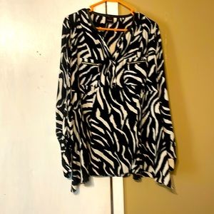 Black & white dress shirt size large in excellent condition.